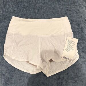Lululemon White Speed Up HR Short 2.5